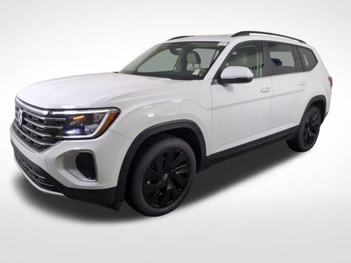 Pure White 2024 Volkswagen Atlas 2.0T SE