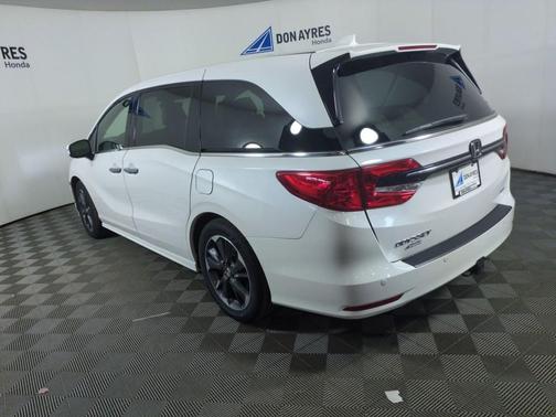 White 2024 Honda Odyssey Elite