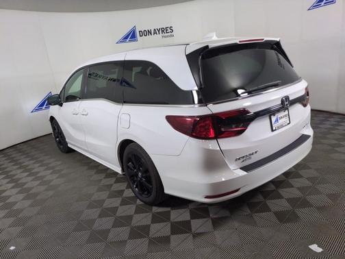 White 2024 Honda Odyssey Sport