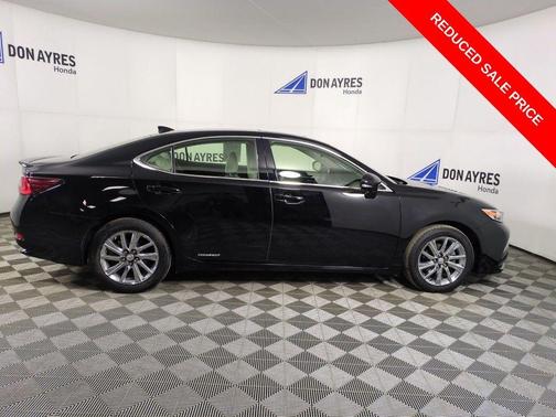 2017 Lexus ES 300h Base