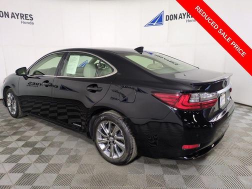 2017 Lexus ES 300h Base