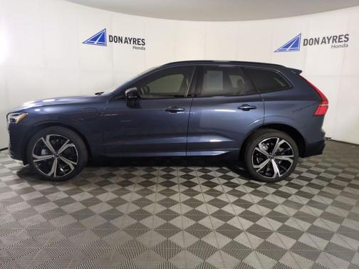 2025 Volvo XC60 Plug-In Hybrid T8 Ultra