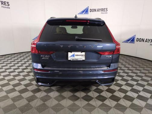 2025 Volvo XC60 Plug-In Hybrid T8 Ultra