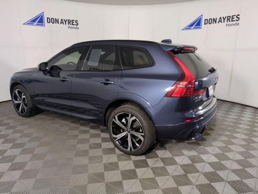 2025 Volvo XC60 Plug-In Hybrid T8 Ultra