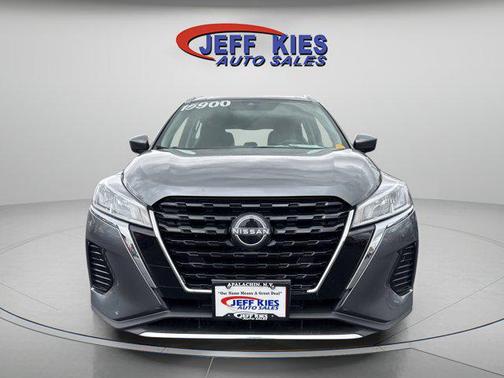 Gun Metallic 2023 Nissan Kicks SV
