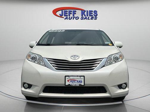 2016 Toyota Sienna XLE