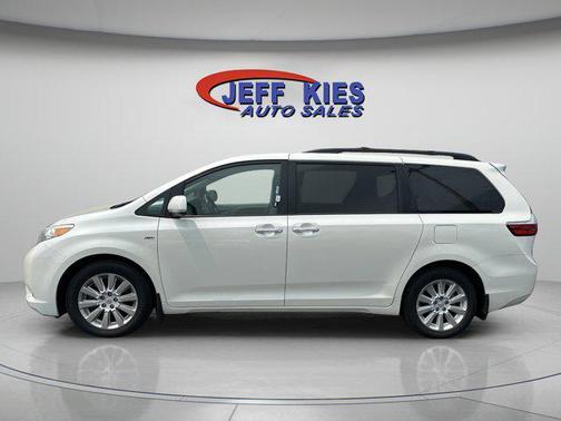2016 Toyota Sienna XLE