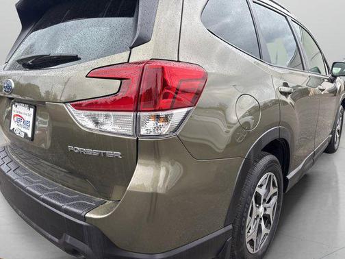 Autumn Green Metallic 2023 Subaru Forester Premium