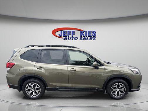 Autumn Green Metallic 2023 Subaru Forester Premium