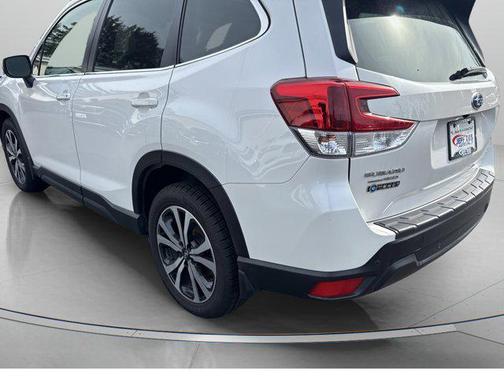 Crystal White Pearl 2021 Subaru Forester Limited