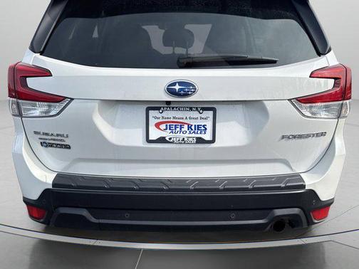 Crystal White Pearl 2021 Subaru Forester Limited