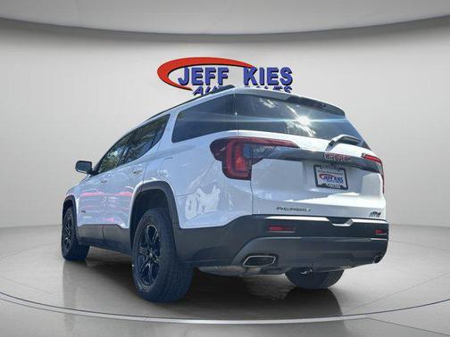 2022 GMC Acadia AWD AT4