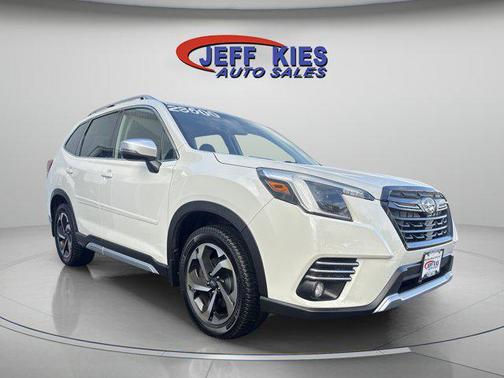 Crystal White Pearl 2022 Subaru Forester Touring