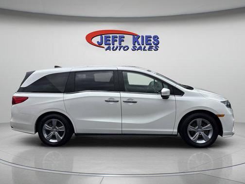 White Diamond Pearl 2018 Honda Odyssey EX-L