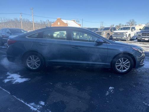 2017 Hyundai SONATA SE