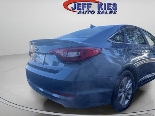 2017 Hyundai SONATA SE