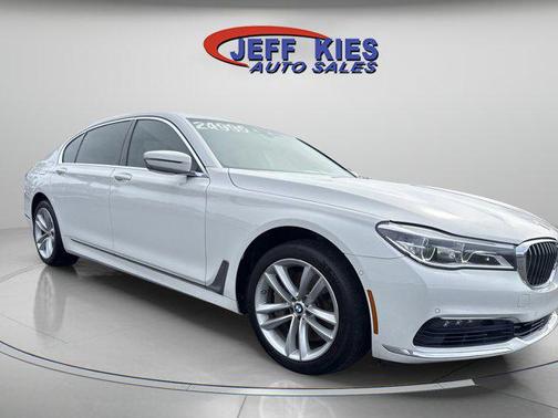 Alpine White 2016 BMW 750 i xDrive