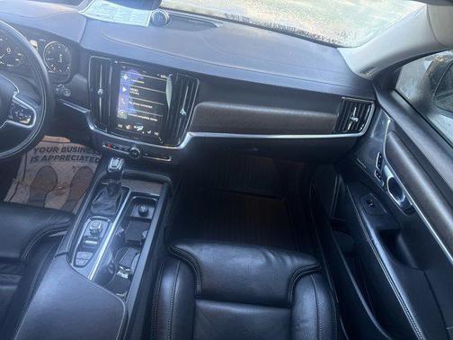 2020 Volvo V90 Cross Country T6