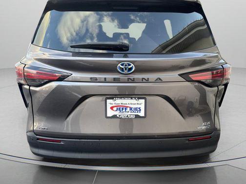 2022 Toyota Sienna XLE