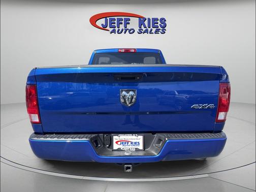 Blue Streak Pearlcoat 2018 RAM 1500 Express