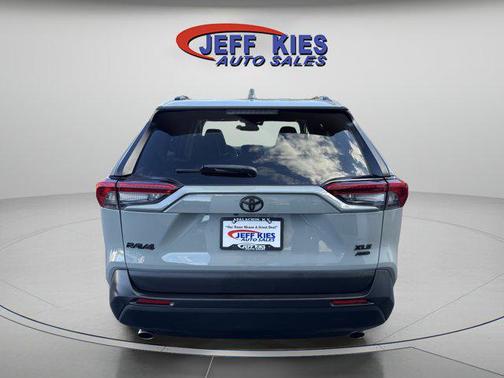 2020 Toyota RAV4 XLE Premium