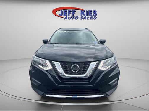 Magnetic Black Pearl 2019 Nissan Rogue SV