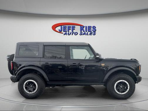 Shadow Black 2023 Ford Bronco Badlands