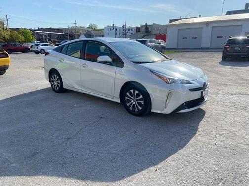 2021 Toyota Prius LE