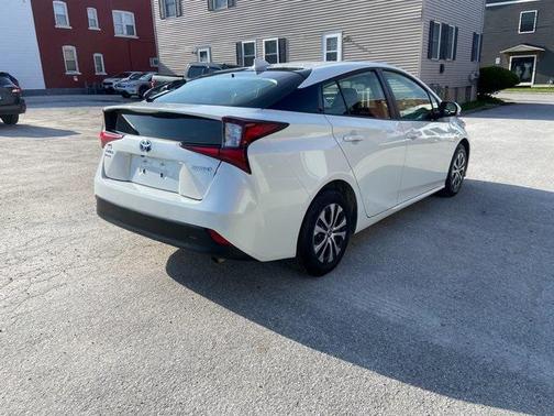 2021 Toyota Prius LE