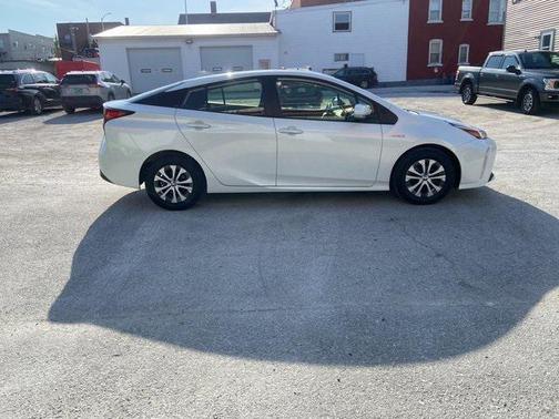 2021 Toyota Prius LE