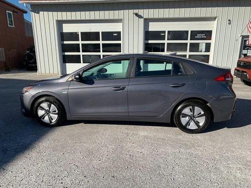 2018 Hyundai IONIQ Hybrid Blue