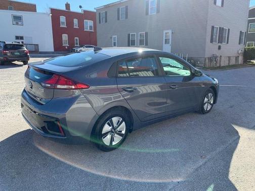 2018 Hyundai IONIQ Hybrid Blue