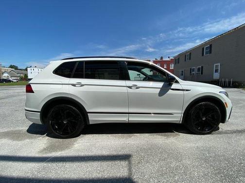 2023 Volkswagen Tiguan 2.0T SE R-Line Black 4MOTION