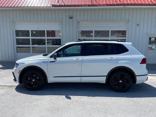 2023 Volkswagen Tiguan 2.0T SE R-Line Black 4MOTION