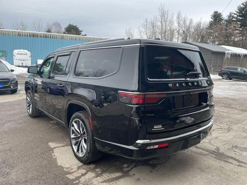 2023 Jeep Wagoneer L Series III 4x4
