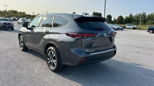 2025 Toyota Highlander XLE