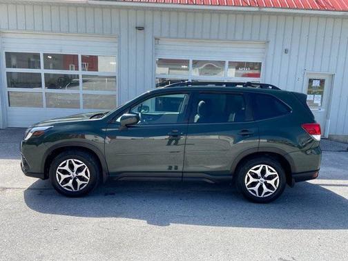 2022 Subaru Forester Premium