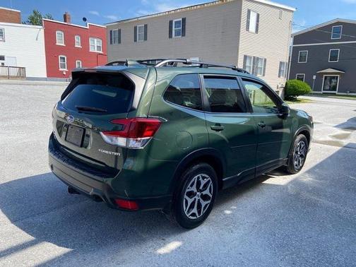 2022 Subaru Forester Premium