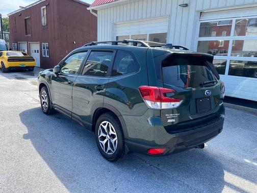 2022 Subaru Forester Premium
