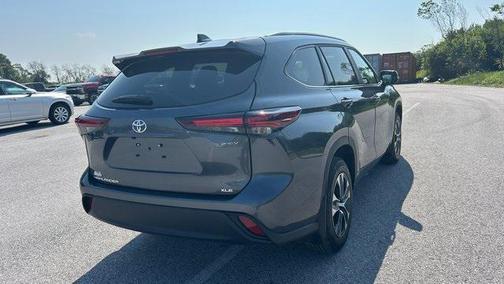 2025 Toyota Highlander Hybrid XLE