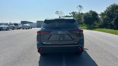 2025 Toyota Highlander Hybrid XLE