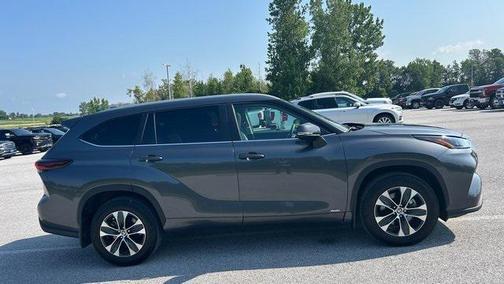 2025 Toyota Highlander Hybrid XLE