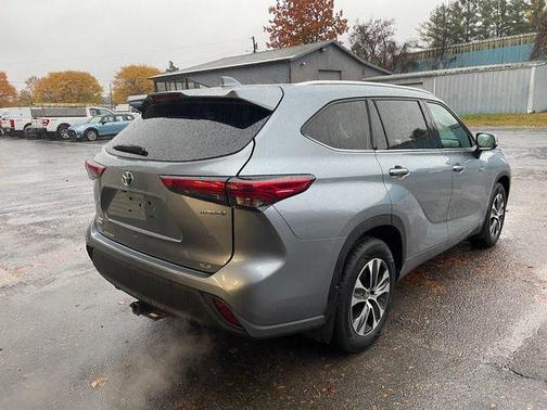 2021 Toyota Highlander Hybrid XLE