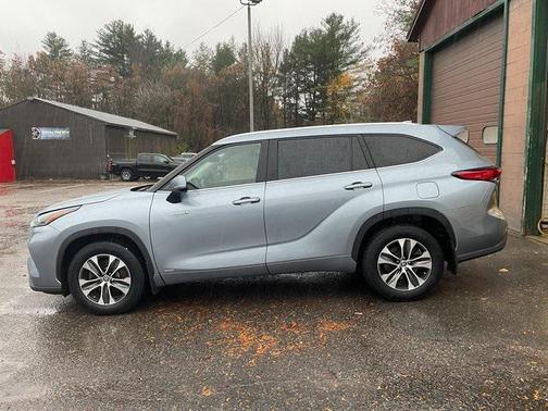 2021 Toyota Highlander Hybrid XLE