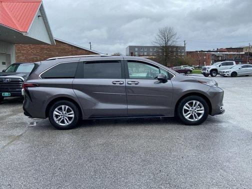 2024 Toyota Sienna Limited 7-Passenger