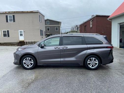 2024 Toyota Sienna Limited 7-Passenger