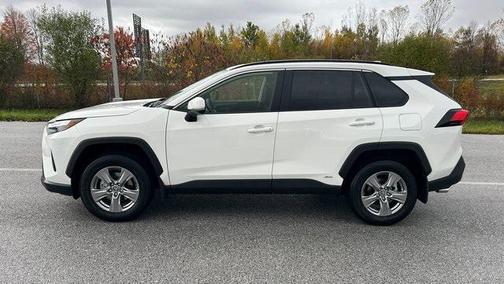 2025 Toyota RAV4 Hybrid XLE