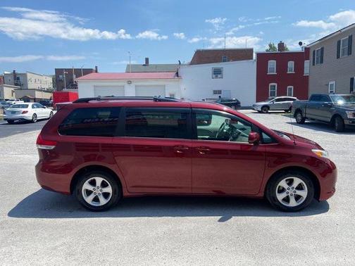 2014 Toyota Sienna LE