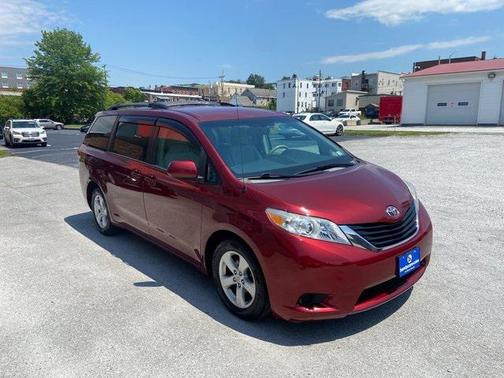 2014 Toyota Sienna LE