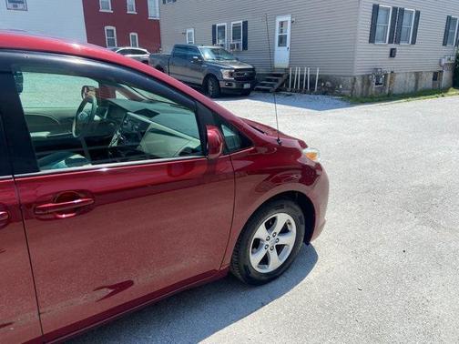 2014 Toyota Sienna LE